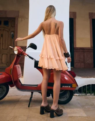 Boho-minimekko