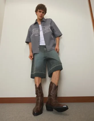 Cowboy-saapas, jossa on koristeellinen kärki