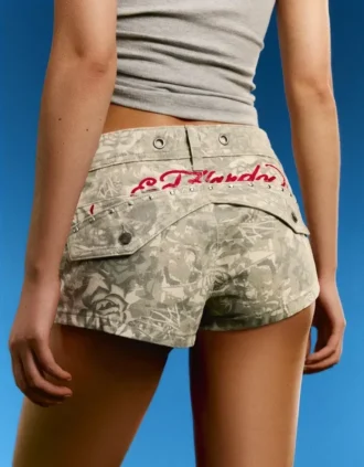 Ed Hardy X Bershka -brodeeratut Shortsit – naisille