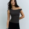 Epäsymmetrinen rypytetty olkaimellinen body