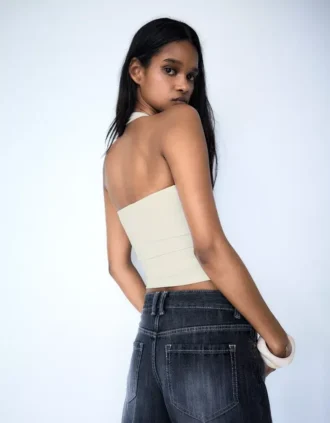 Halter-toppi napeilla