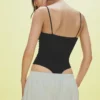 Hihallinen drapeerattu body