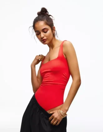 Hihallinen neliönkaulainen body