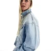 Lyhyt denimtakki strassikoristeilla – Takit ja trenssit