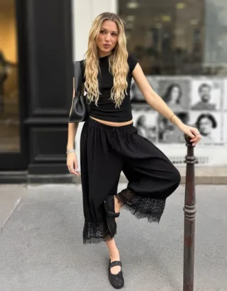 Lyhyt, laskostettu pitsihousu – #Bershkastyle – Naiset