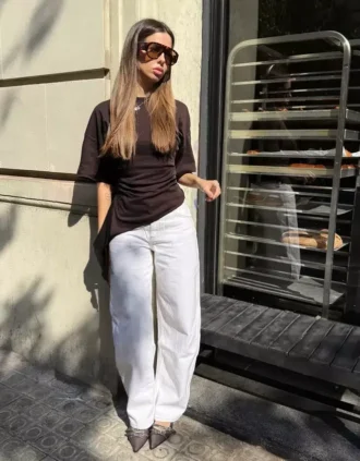 Lyhythihainen T-paita, jossa on rypytys – #Bershkastyle – Naiset