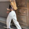Lyhythihainen T-paita, jossa on rypytys – #Bershkastyle – Naiset