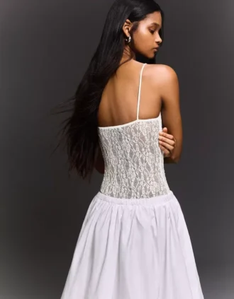 Pitsihihainen bodysuit