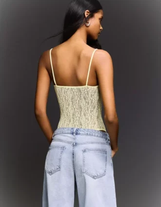 Pitsihihainen bodysuit