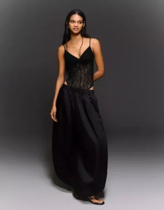Pitsinen olkaimellinen body – #Bershkastyle – Naiset