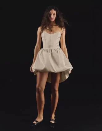 Satiininen bustier-mekko